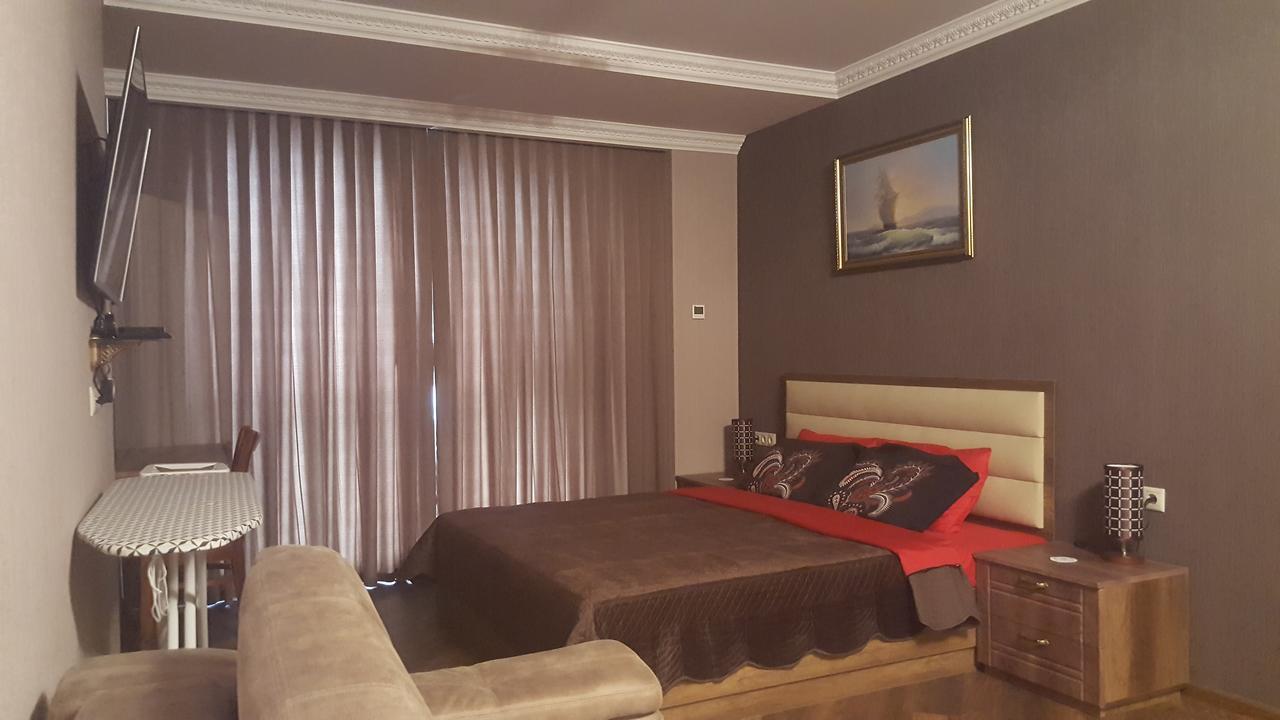 Mimino Apartment Deluxe First Line บาทูมิ ภายนอก รูปภาพ