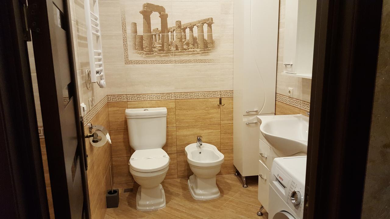 Mimino Apartment Deluxe First Line บาทูมิ ภายนอก รูปภาพ