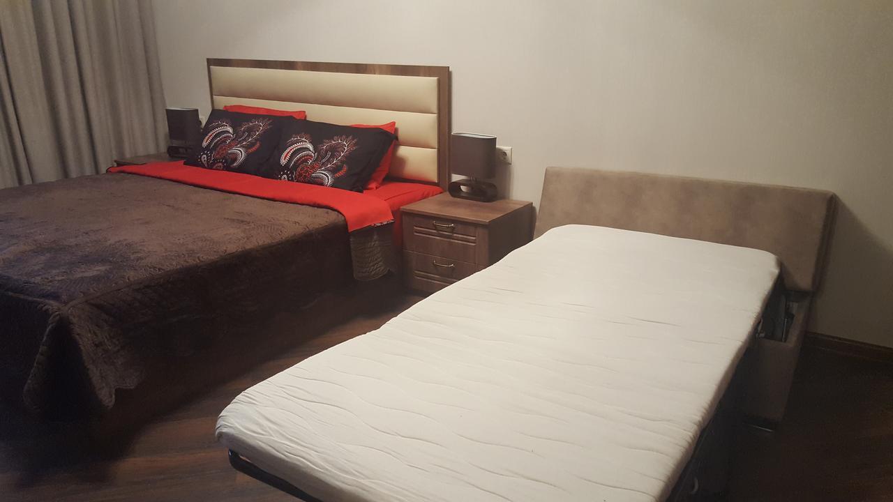 Mimino Apartment Deluxe First Line บาทูมิ ภายนอก รูปภาพ